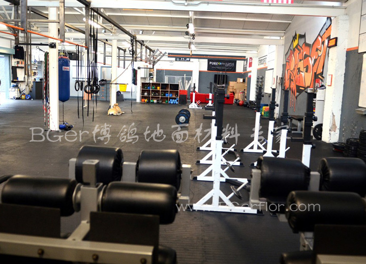 健身運(yùn)動(dòng)力量區(qū)域地板鋪裝