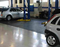 大型汽修廠地面耐油材料，汽修車間防滑地板