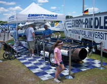 室外商業(yè)活動展場地地臺，可快速鋪裝在草坪地展覽地墊