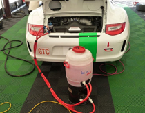 賽車PITSTOP地面地墊材料，綠色和黑色互搭鋪裝風(fēng)格