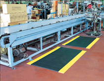 加工流水線工業(yè)抗疲勞地墊 經(jīng)濟(jì)型工廠車(chē)間防滑抗疲勞地墊